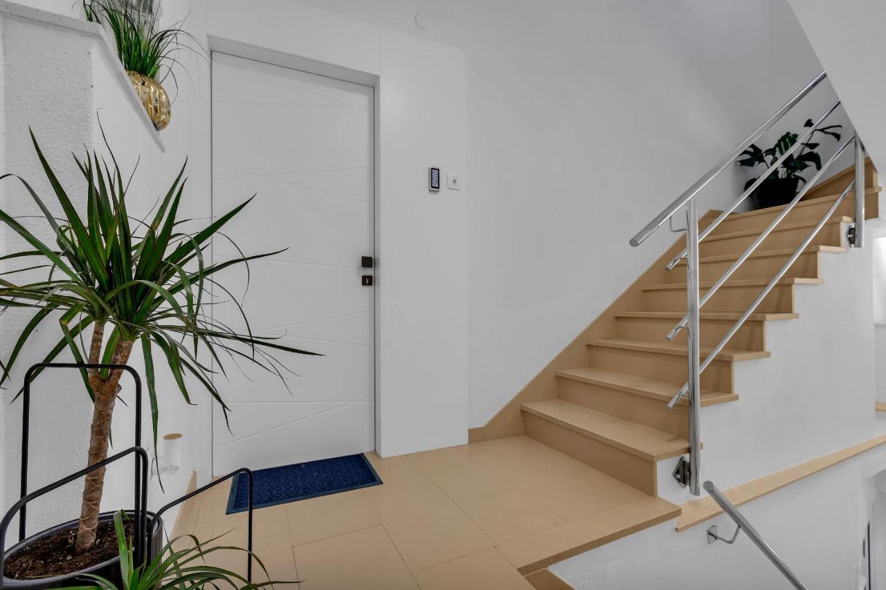 Luxury City Center Apartments Makarska Esterno foto