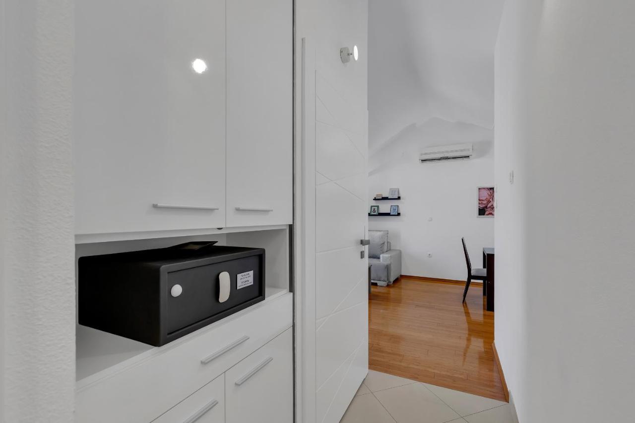 Luxury City Center Apartments Makarska Esterno foto