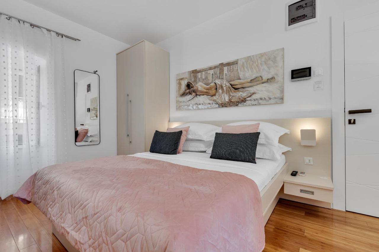 Luxury City Center Apartments Makarska Esterno foto