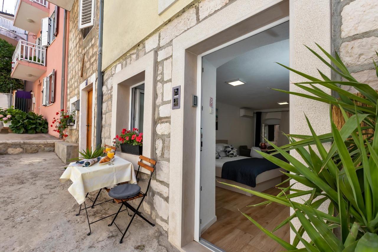 Luxury City Center Apartments Makarska Esterno foto